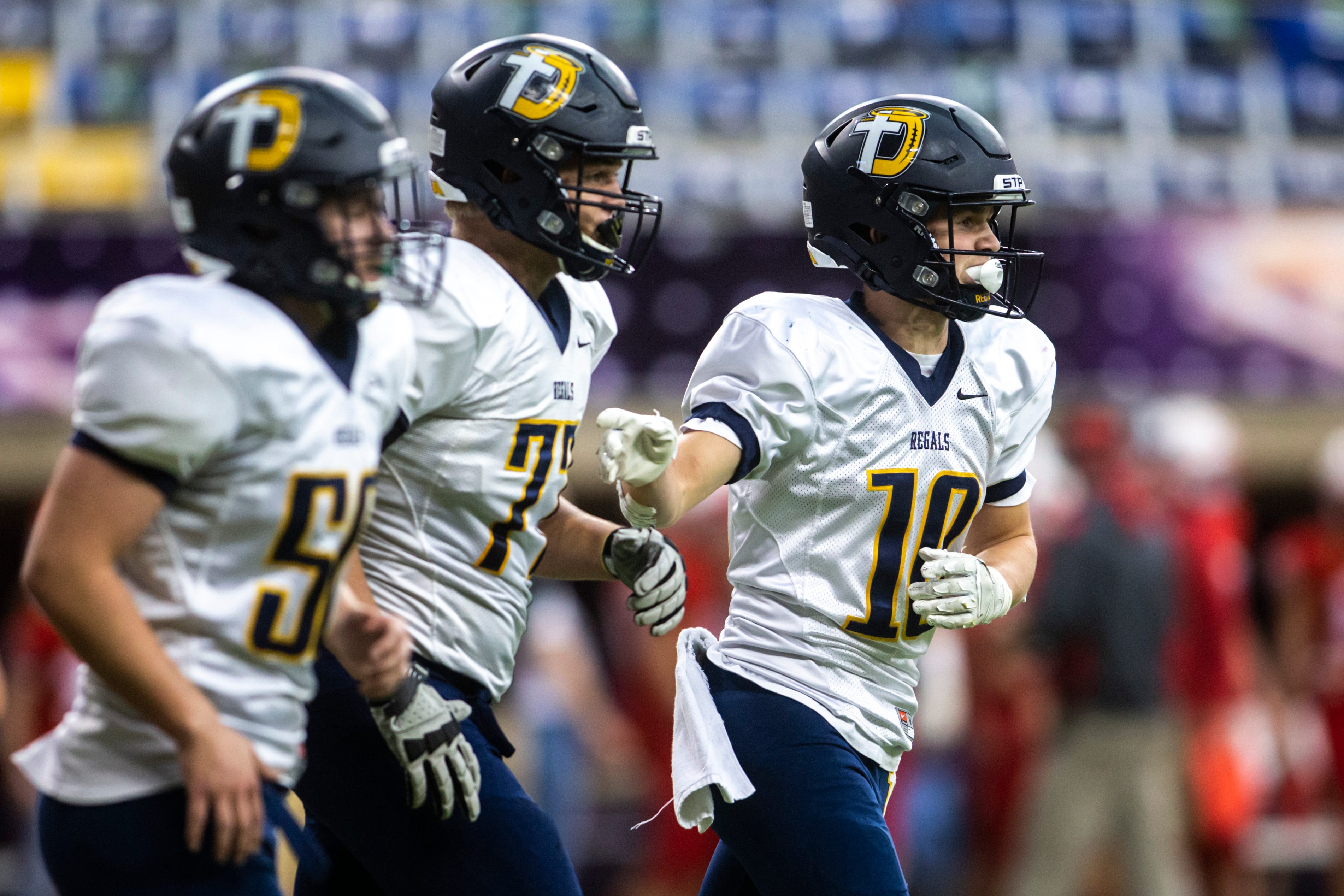 Iowa City Regina football beats St. Ansgar in Class A semifinal game