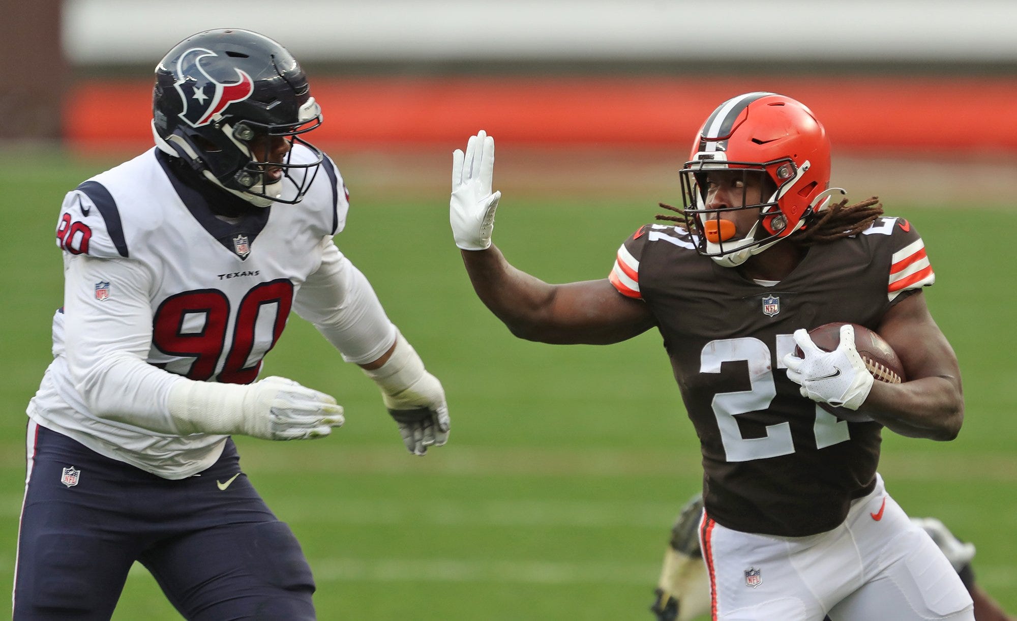 kareem hunt browns jersey