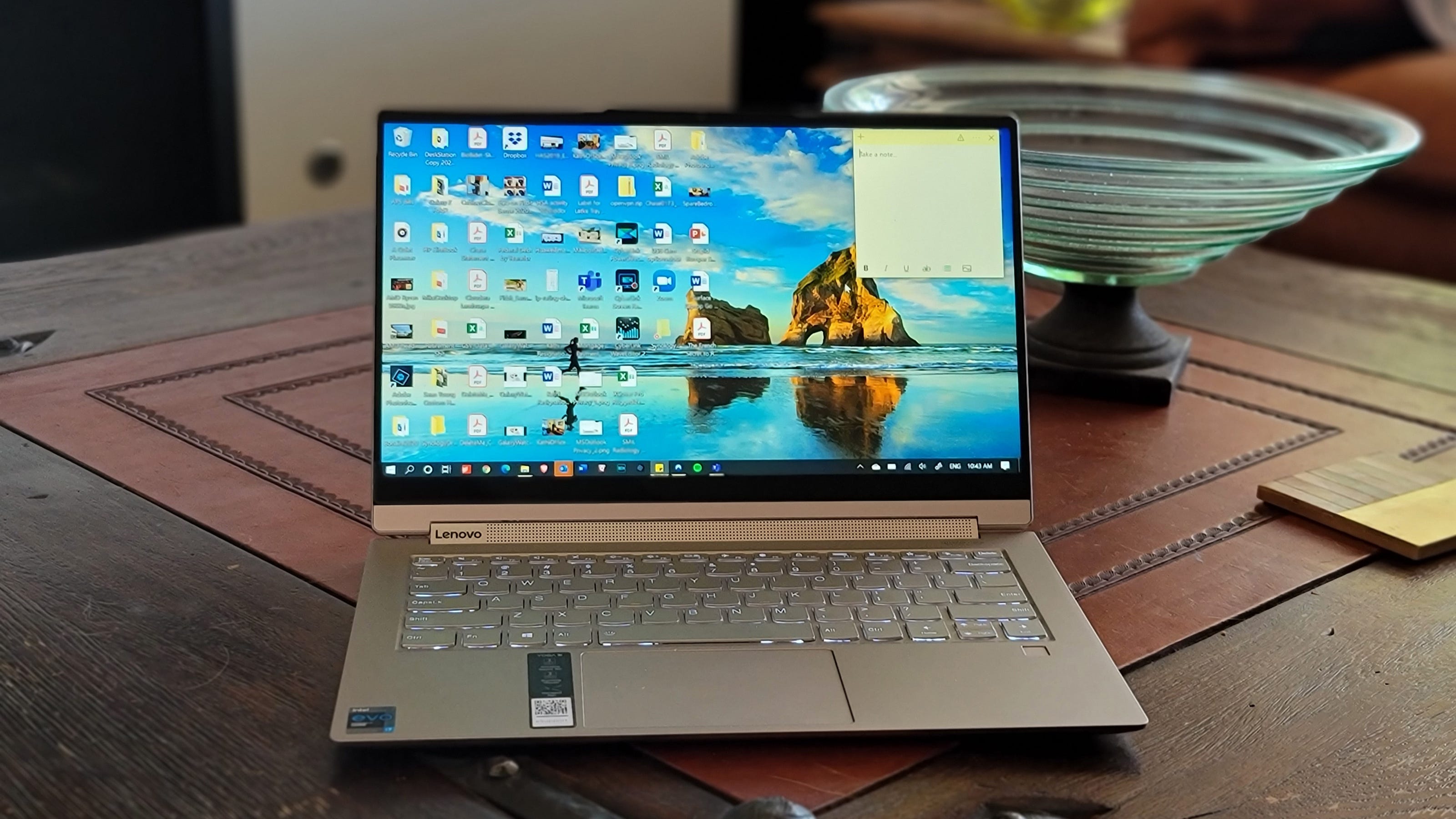 Apple MacBooks Use Own Chip So Intel Delivers Own Laptop Computers apple-macbooks-use-own-chip-so-intel-delivers-own-laptop-computers