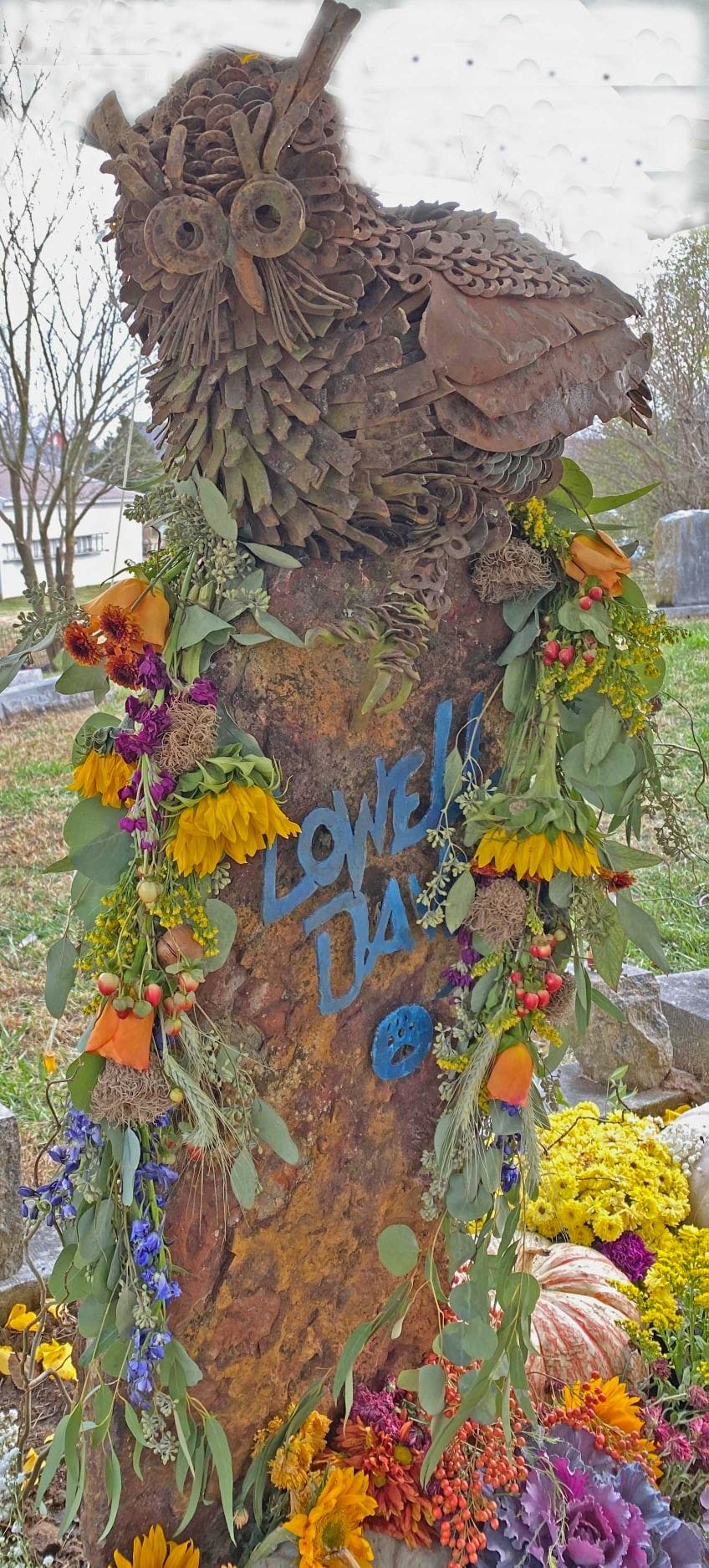Artist Lowell Davis laid to rest at Red Oak II village he recreated
