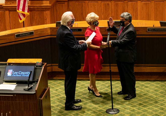 Ray Sandelli is sworn in as a Lee County Commissioner on Tuesday, Nov. 17, 2020, in Fort Myers.