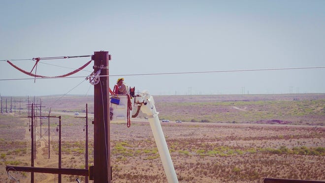 Xcel adds $65 million transmission line to Carlsbad area