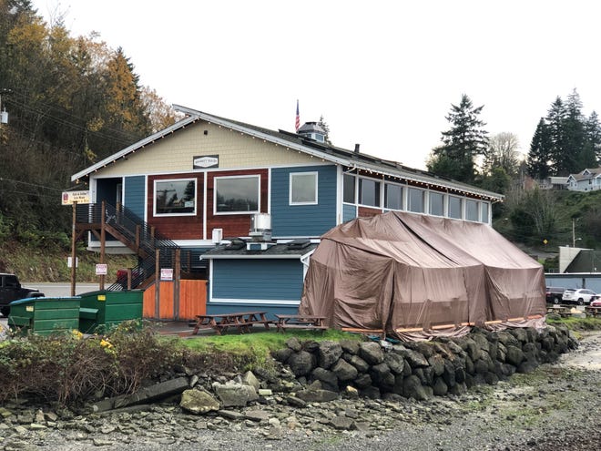 Whiskey Gulch in Annapolis has placed a tarp over its back deck.