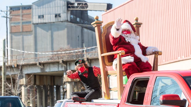 Ufo Over Louisville Christmas 2021 Light Up Louisville 2021 Guide When Is The Christmas Tree Lighting Ufo Over Louisville Christmas 2021 Light Up Louisville 2021 Guide When Is The Christmas Tree Lighting