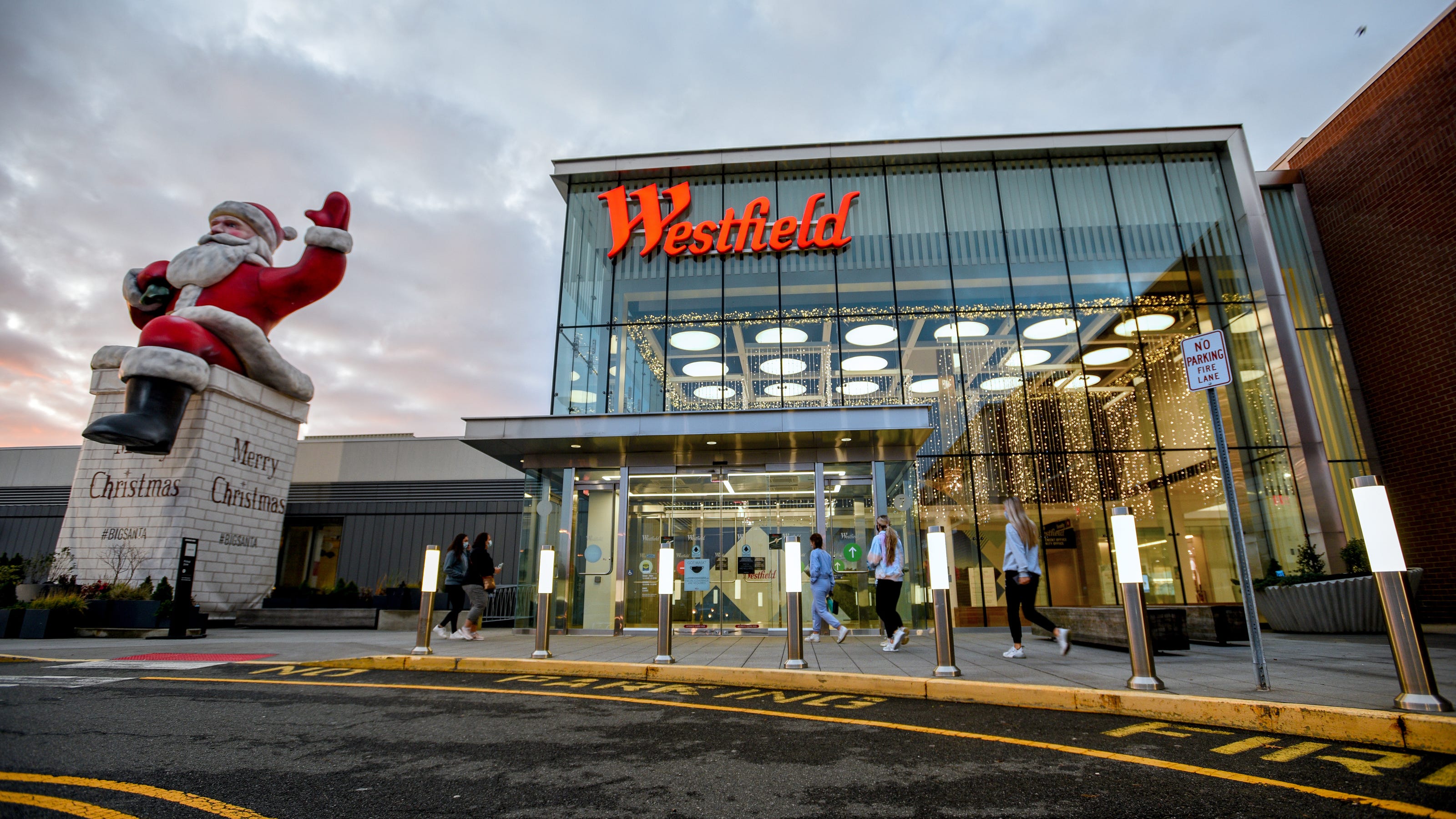 Paramus NJ #39 s Westfield Garden State Plaza says downtown stores welcome Paramus NJ #39 s Westfield Garden State Plaza says downtown stores welcome