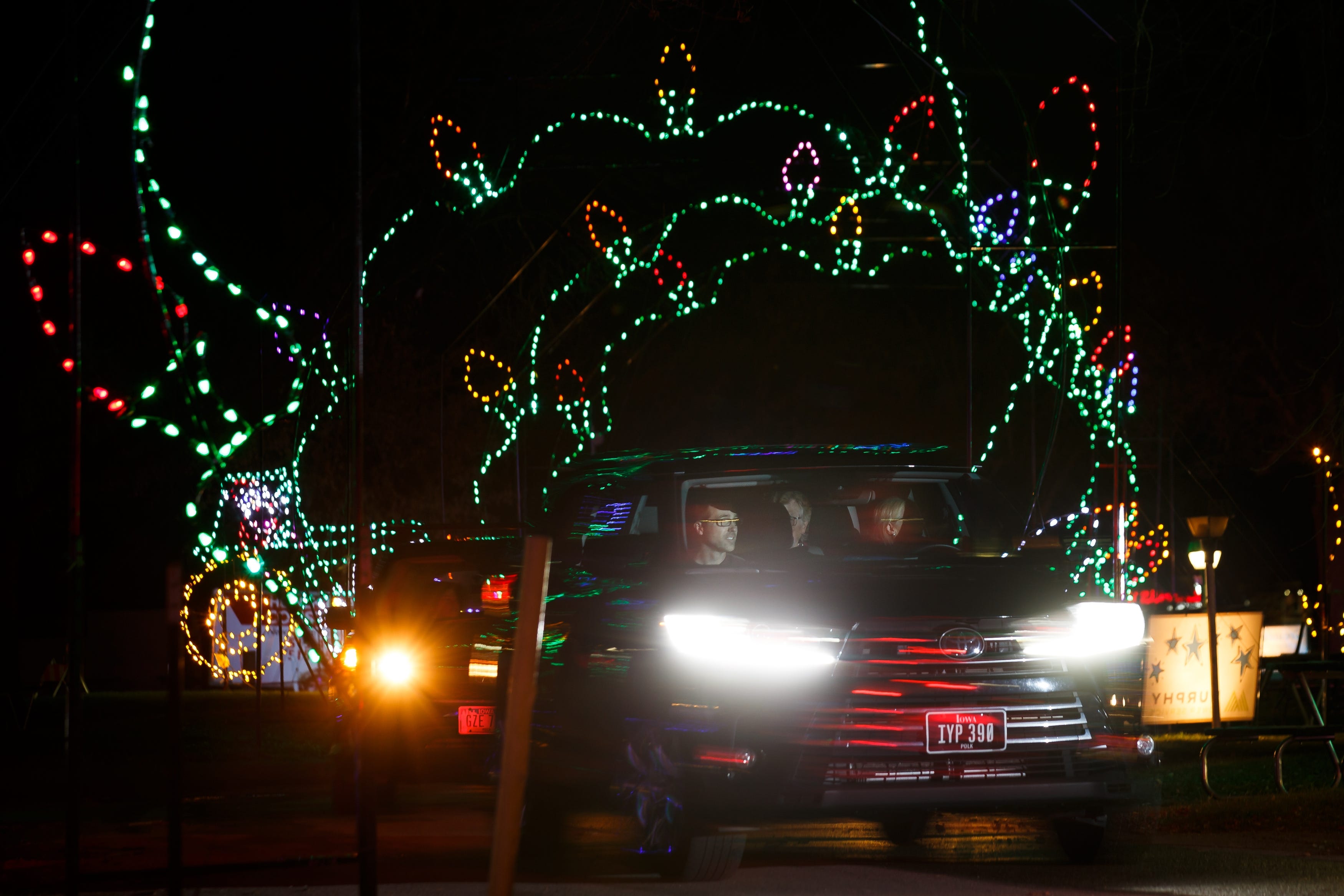 Christmas lights near me Holiday displays are up around Des Moines