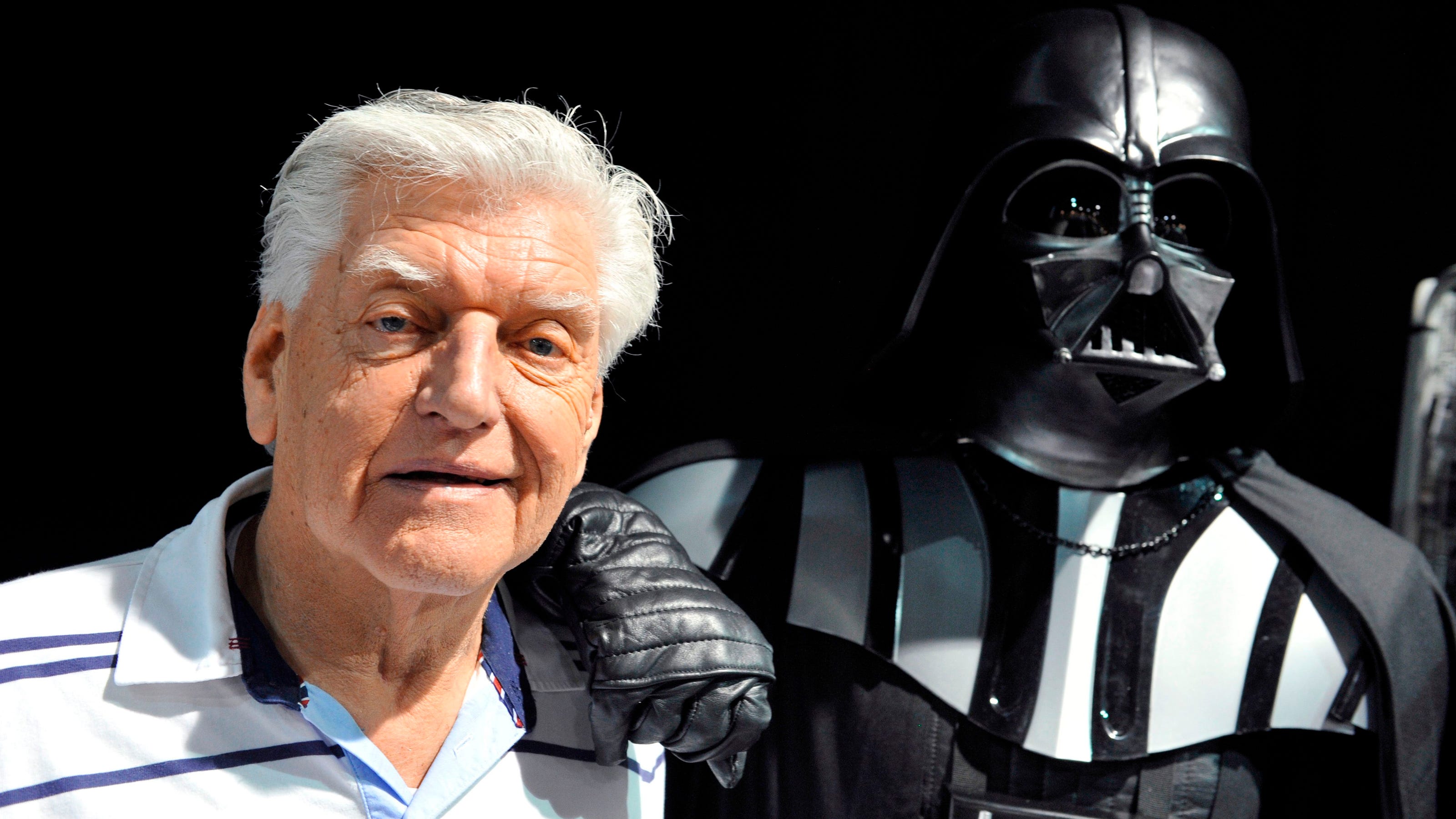 dave-prowse-darth-vader-in-star-wars-dies-mark-hamill-salutes