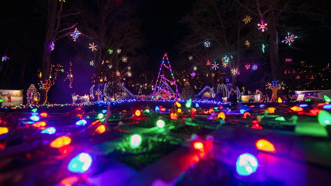 Attleboro La Salette Shrine Christmas Light Display Held Amid Covid La Salette Shrine Christmas Lights