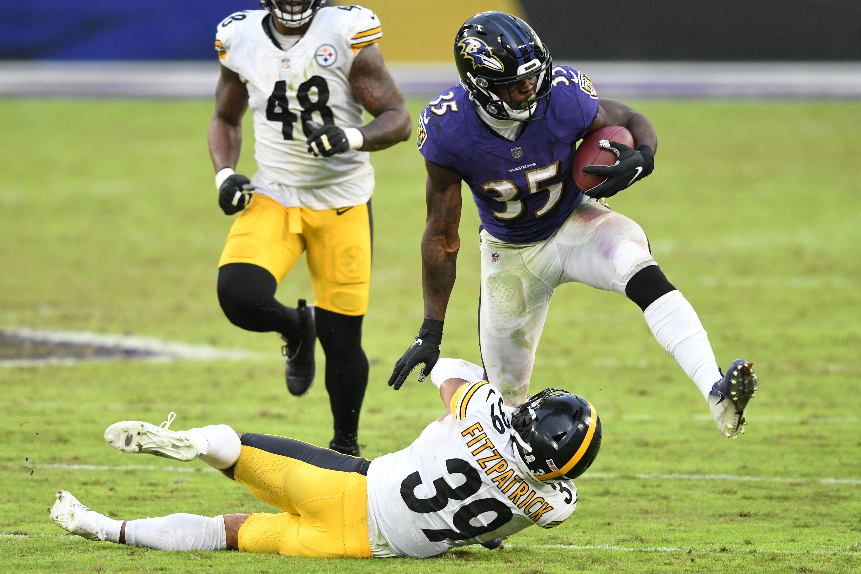 Ravens-Steelers updates: Game officially on, no new positive tests for Baltimore, per reports