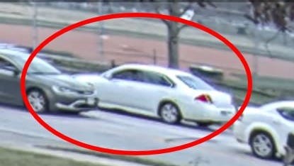 Aurora police trying to identify driver of car that hit girl