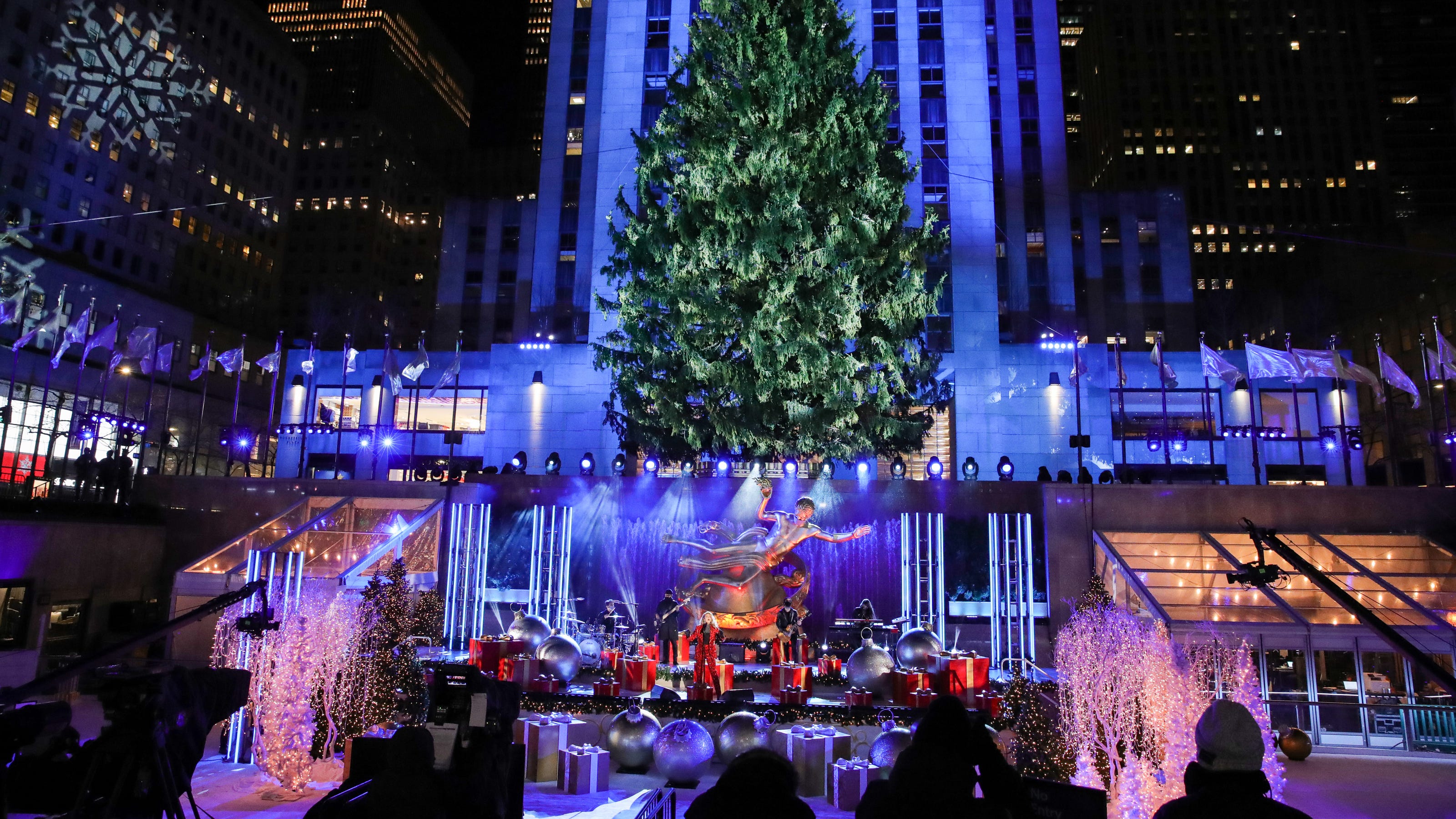 Rockefeller Christmas Tree Lighting 2021 Performers Rockefeller Center Tree Lighting Dolly Parton And Jimmy Fallon Sleigh Rockefeller Christmas Tree Lighting 2021 Performers Rockefeller Center Tree Lighting Dolly Parton And Jimmy Fallon Sleigh