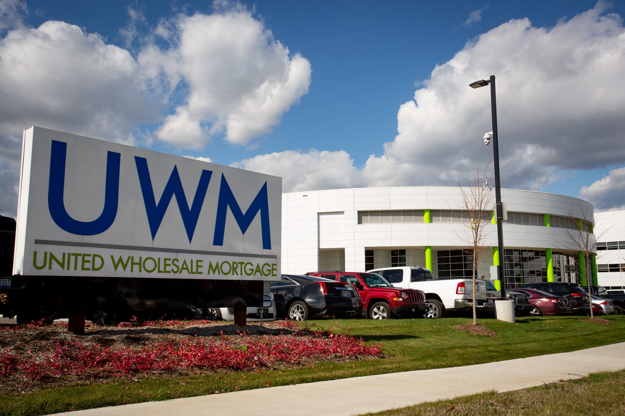 United Wholesale Mortgage reports loss, but keeps No. 1 title
