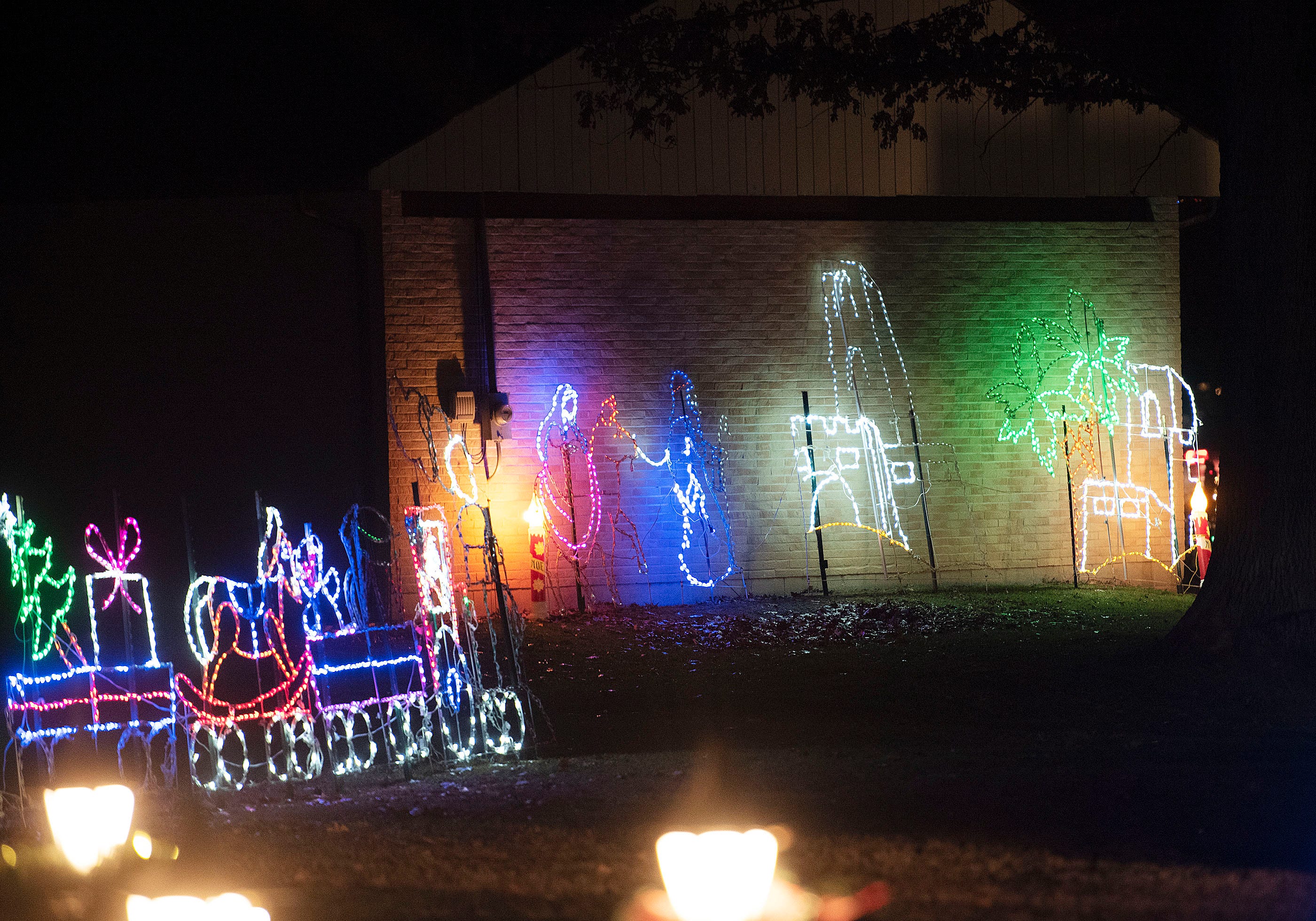 Ellwood City Christmas Parade 2022 Merry & Bright: Ellwood City's Ewing Park Features Holiday Light Display
