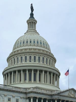 Florida’s U.S. senators go on vacation though constituents go hurting Florida’s U.S. senators go on vacation though constituents go hurting