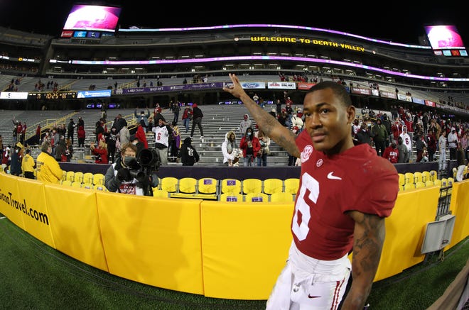 Download Devonta Smith Heisman Ceremony Pics