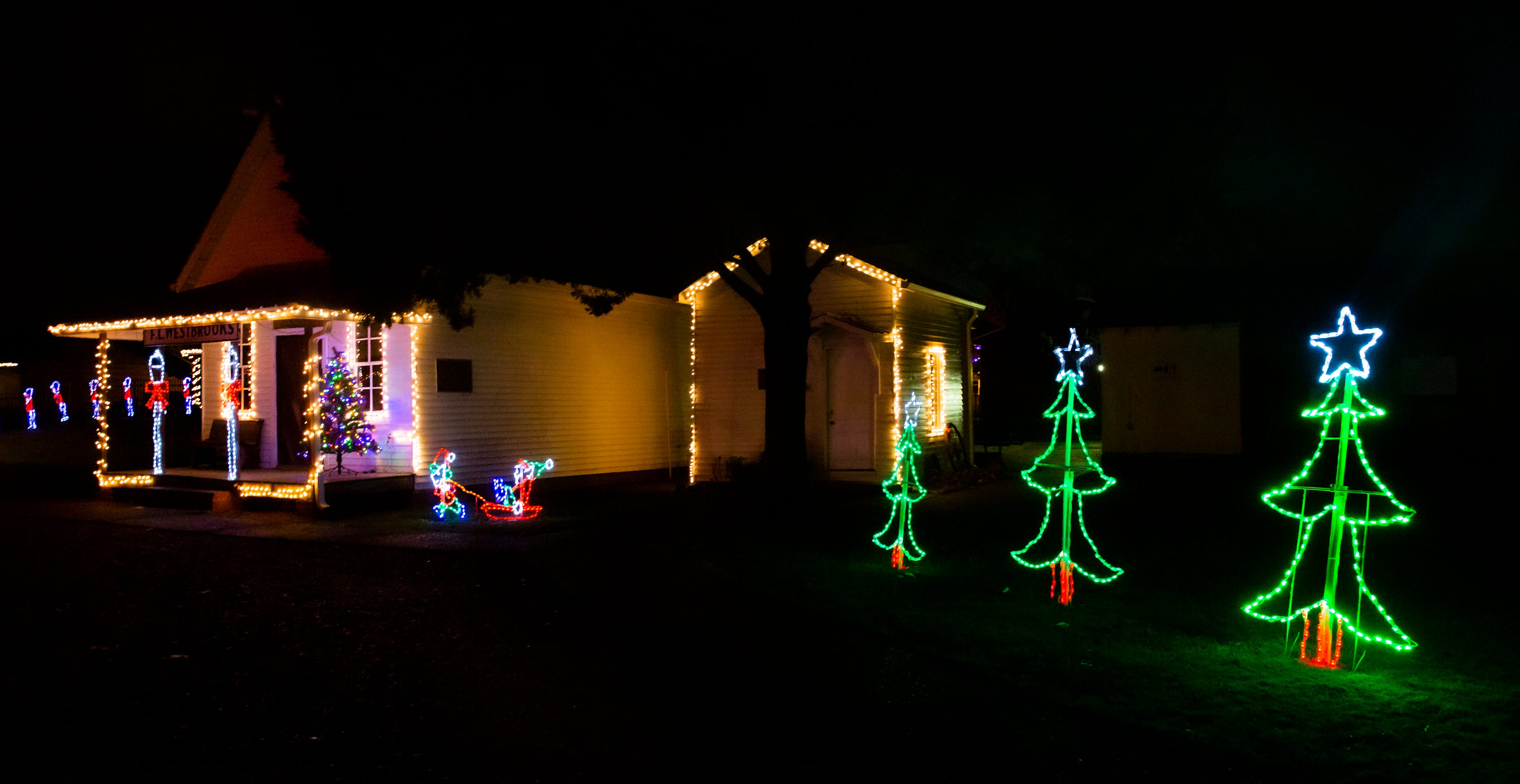 Free drivethru lights display at Cannonsburgh Village in December