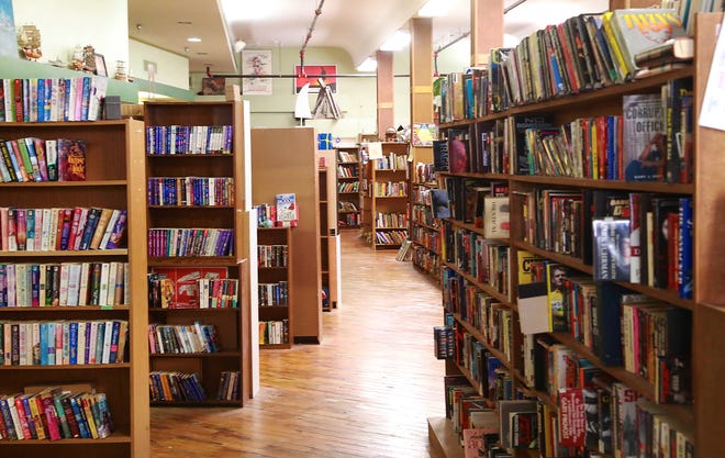 A world of books awaits readers. New College faculty and staff pick books that impressed them in 2021.