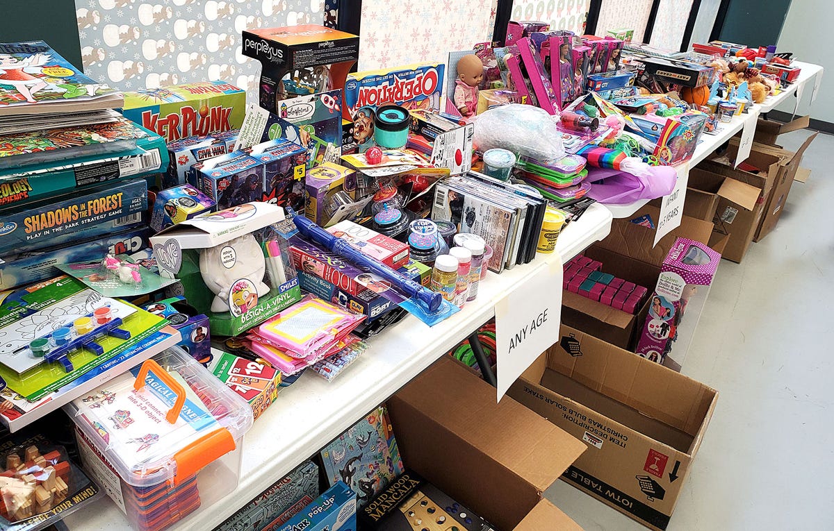 Dollar Tree Employees Donate To Project Santa