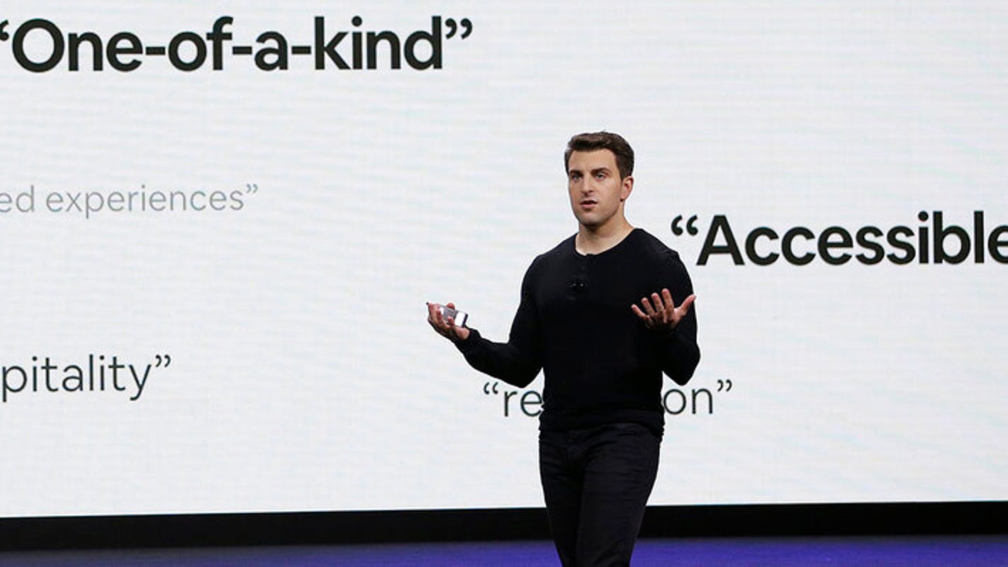 Airbnb, resilient in pandemic, goes forward with IPO