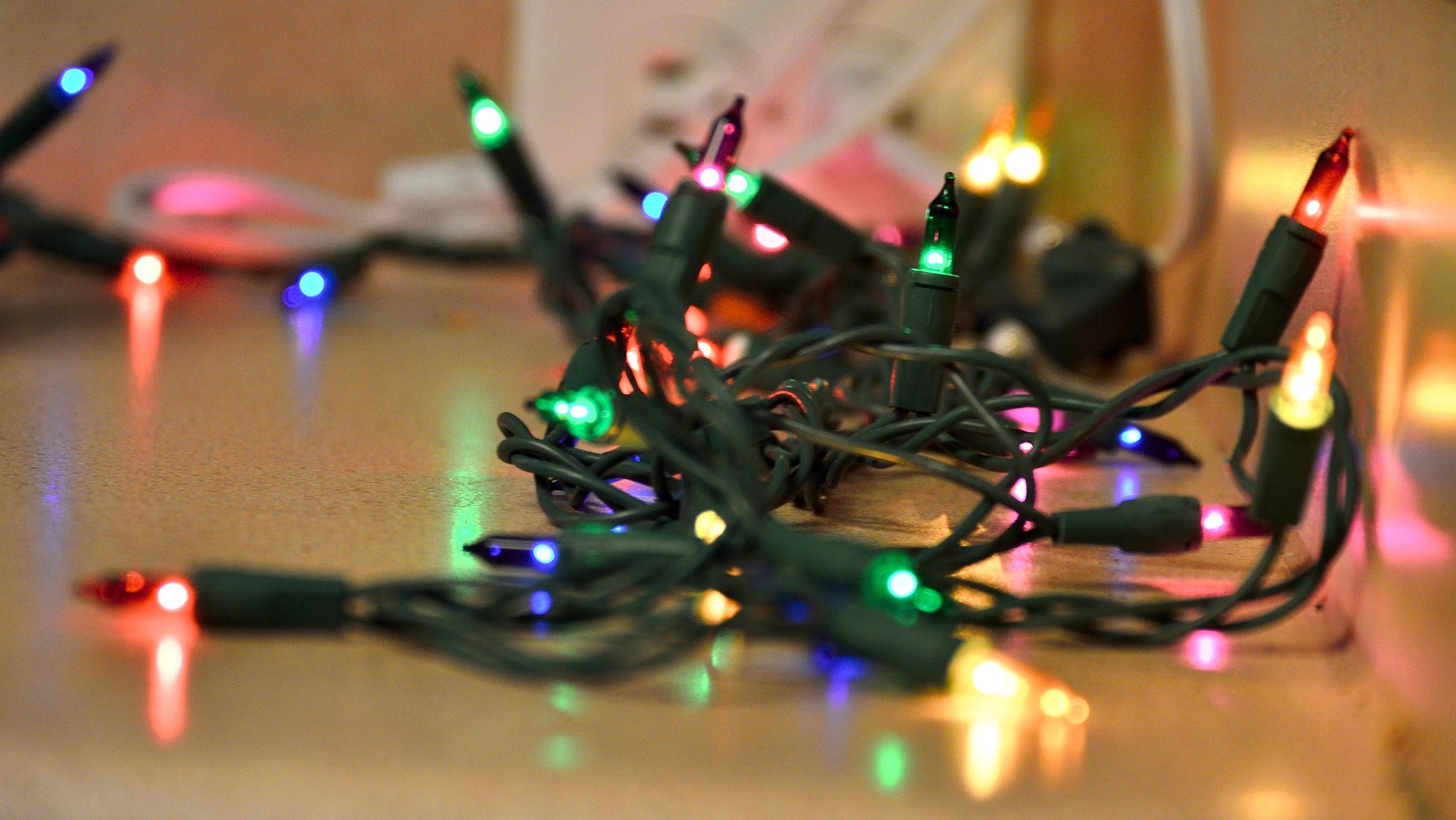 kompas Banke ved godt Broken Christmas lights: How to fix bulbs and strands that don't light