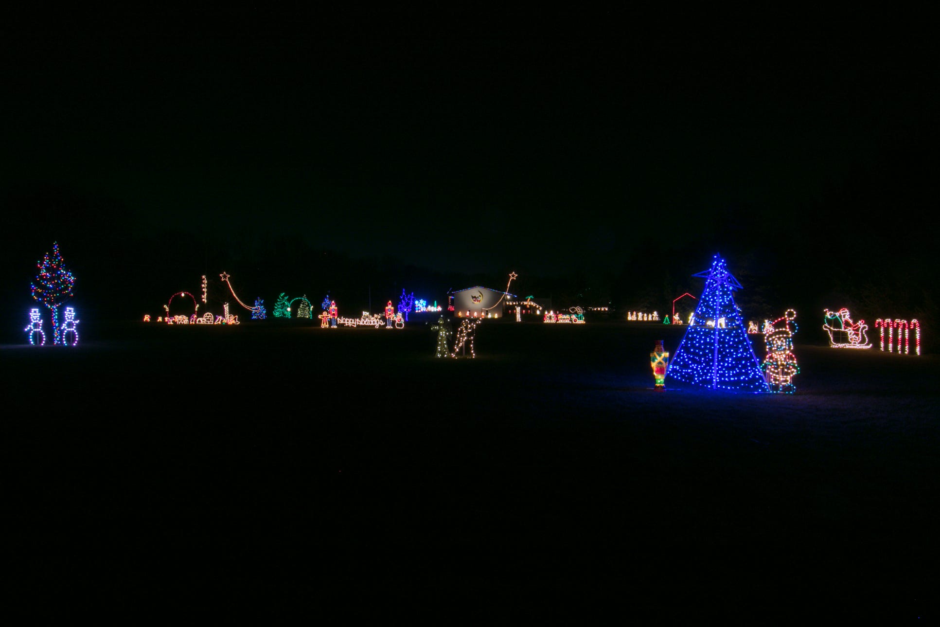 Livingston County Mi Christmas Light Tour 2022 Christmas Across Livingston County Is Expressed In Lights Of Readers