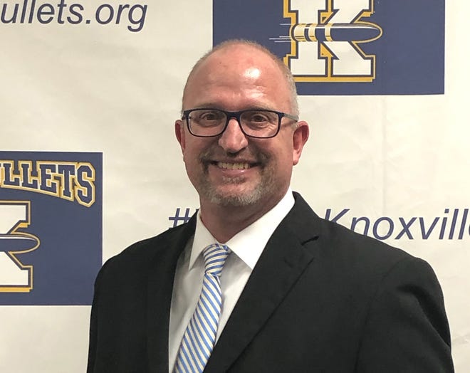 Geoff Schoonover has been named the new superintendent of schools for Knoxville District 202.