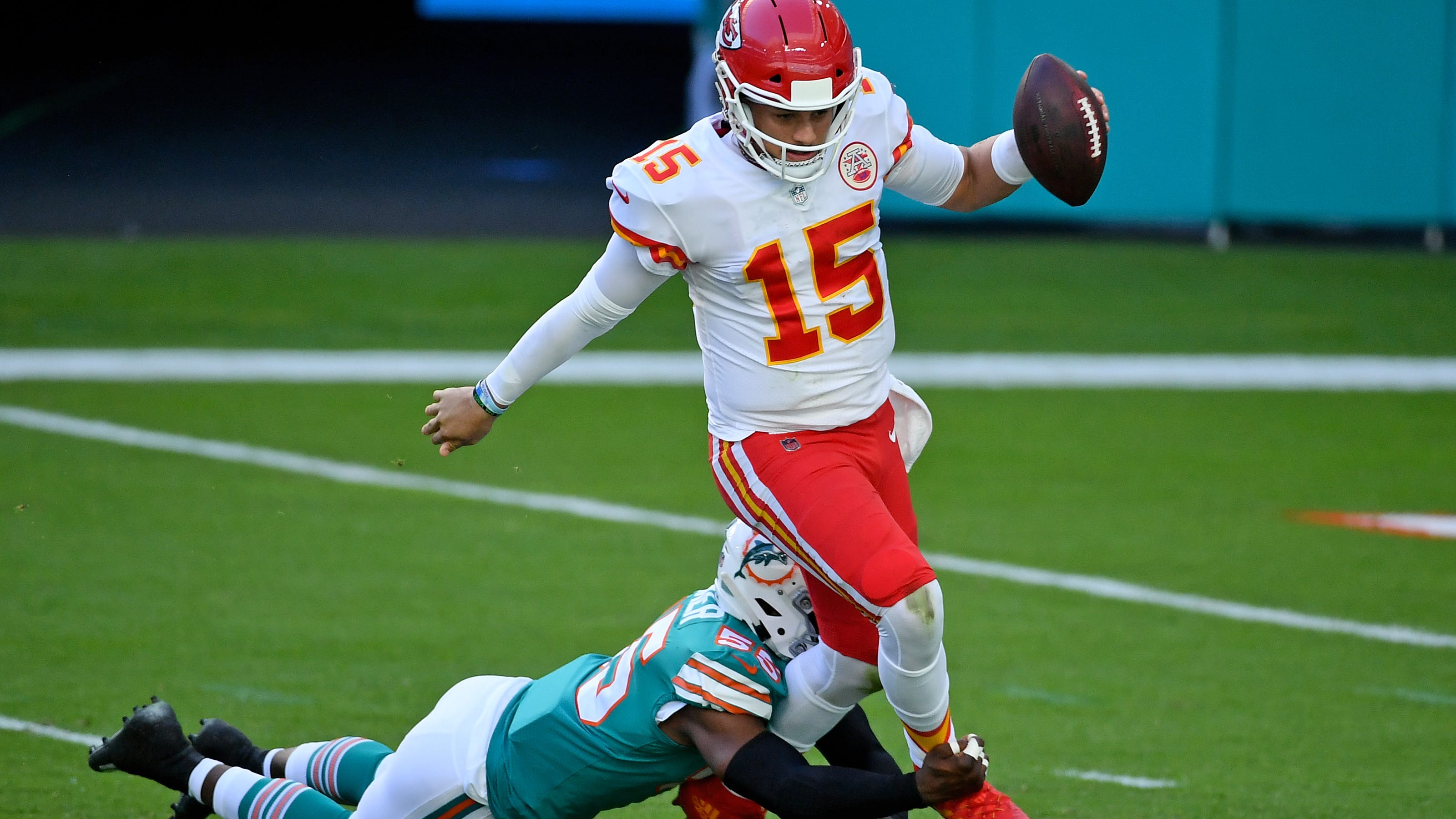 Kansas City Chiefs behind Patrick Mahomes clinch AFC West, beat Miami Kansas City Chiefs behind Patrick Mahomes clinch AFC West, beat Miami