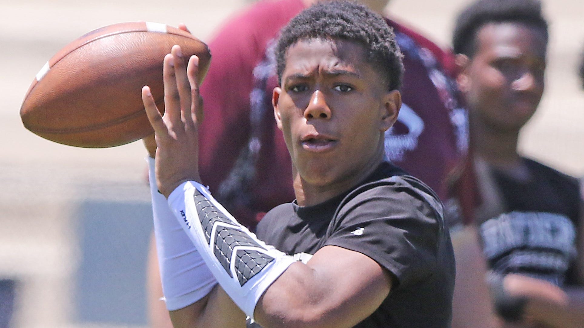 NJ Football Signing Day: 2 Dwight Morrow players ink Division I offers