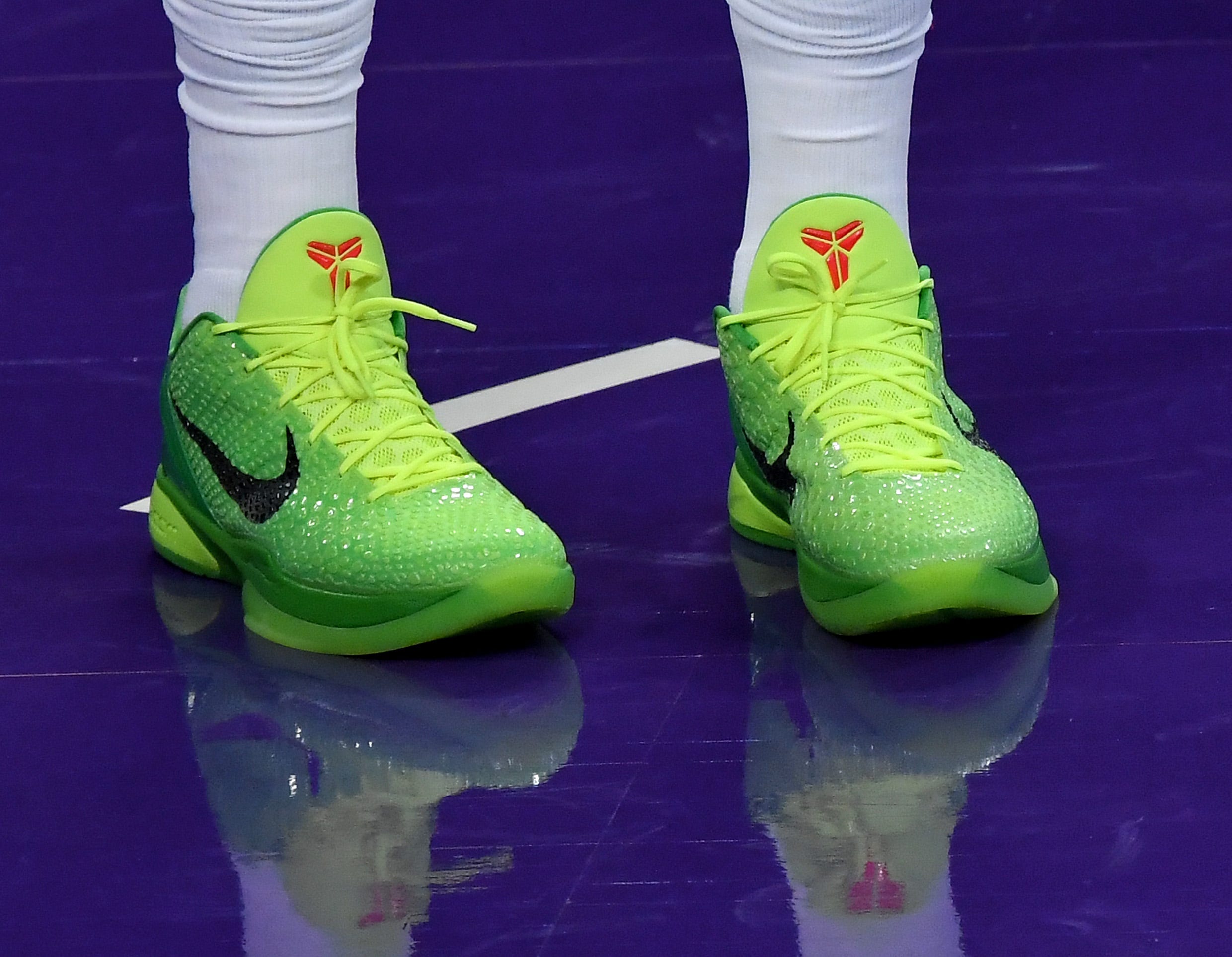 kobe grinch purple