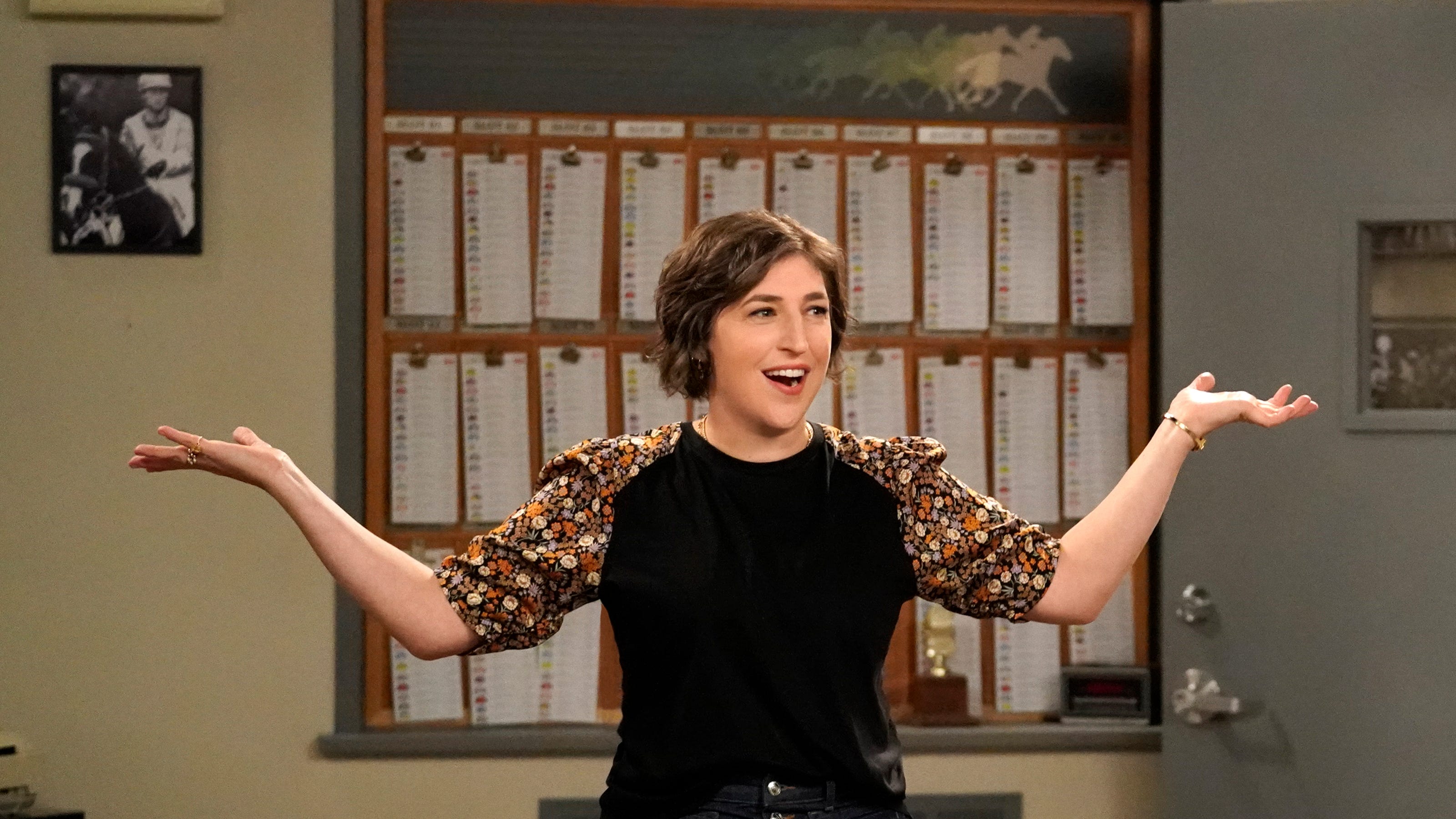 'Call Me Kat' review: Mayim Bialik can't save snooze-fest of a sitcom