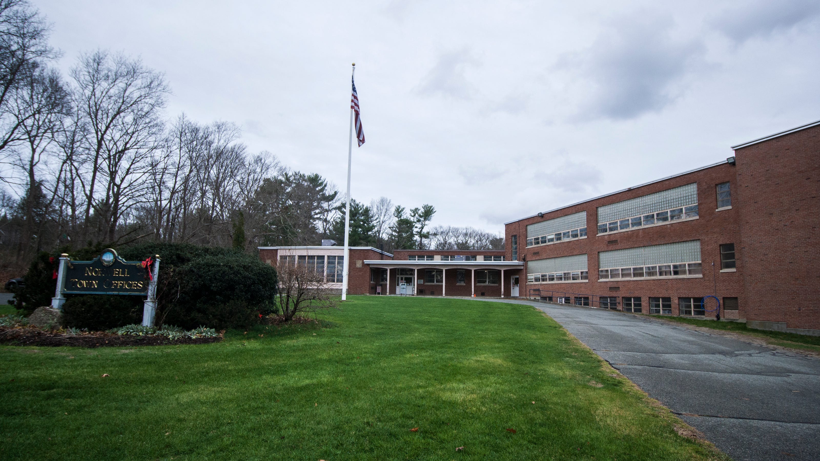Norwell selectmen, school committee to get new members