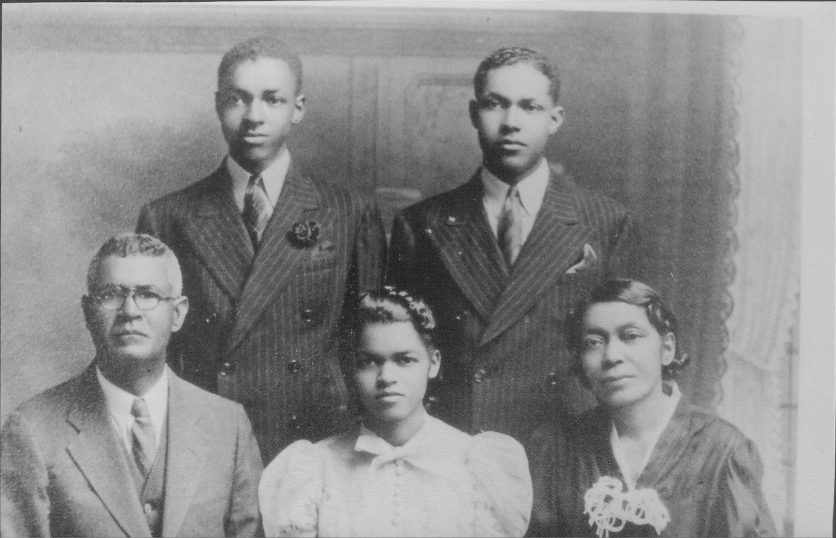 Genealogy_Madison_Family_Members: Pictured bottom right is KearseÕs grandfather John Chester Madison with his family around 1935.
Courtesy Photo/B. Kearse