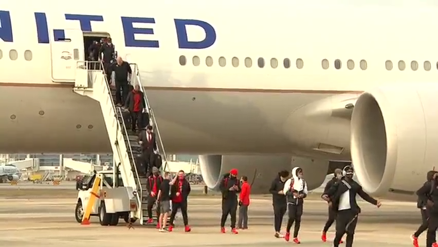 Ohio State Buckeyes football team arrives in New Orleans ...