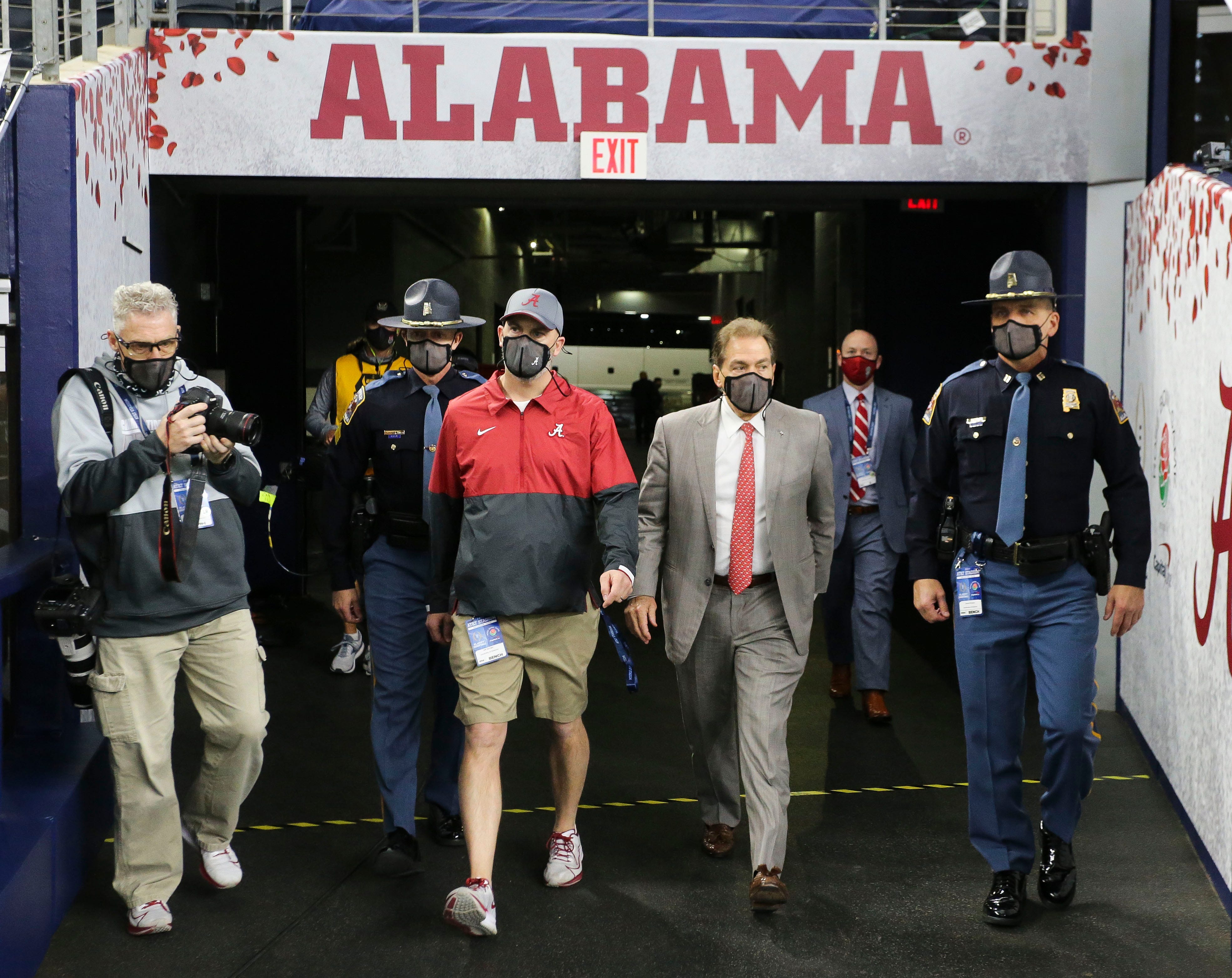 Alabama vs Notre Dame football in College Football Playoff ...