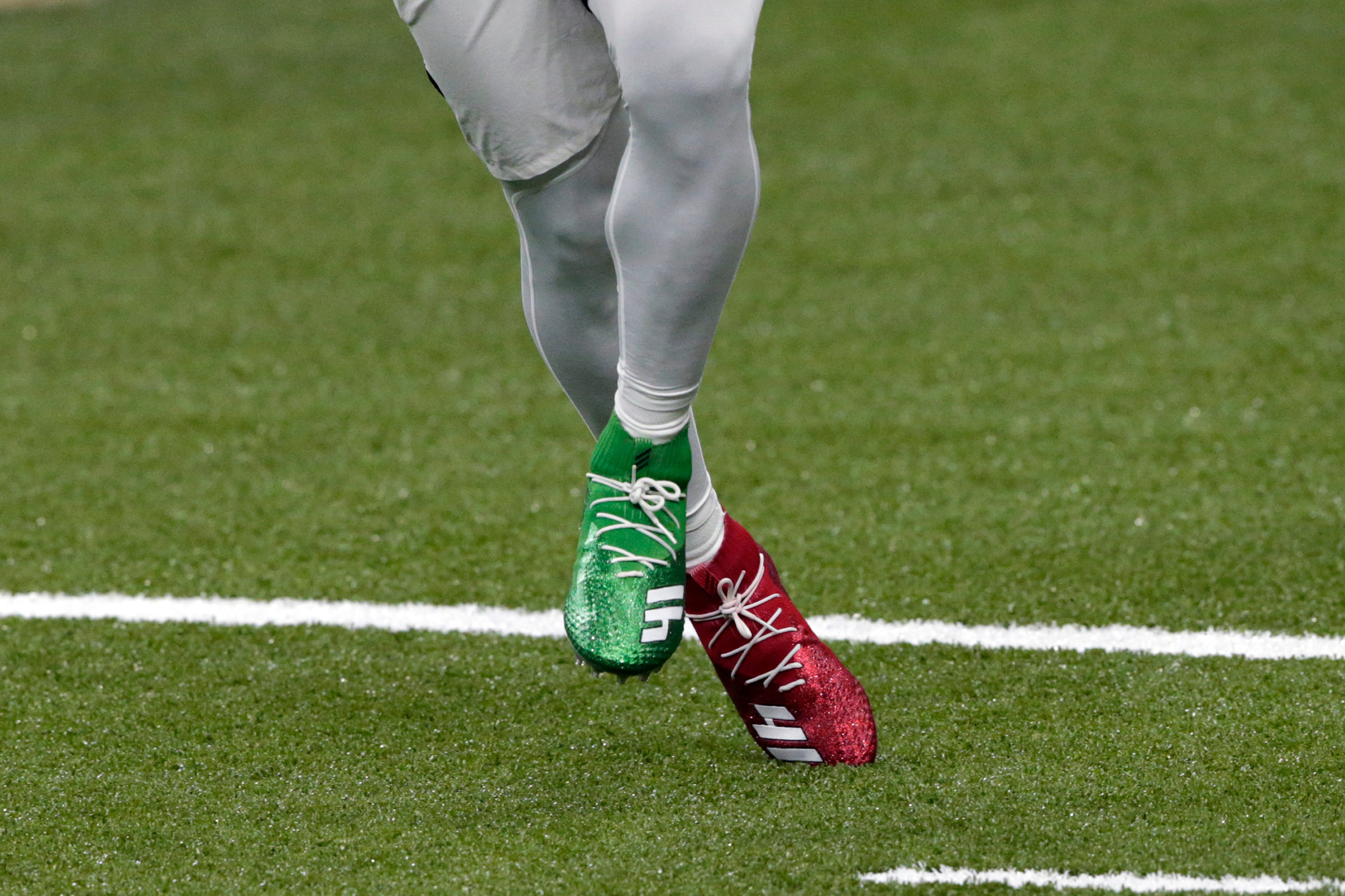NFL fines Saints' Alvin Kamara for red 
