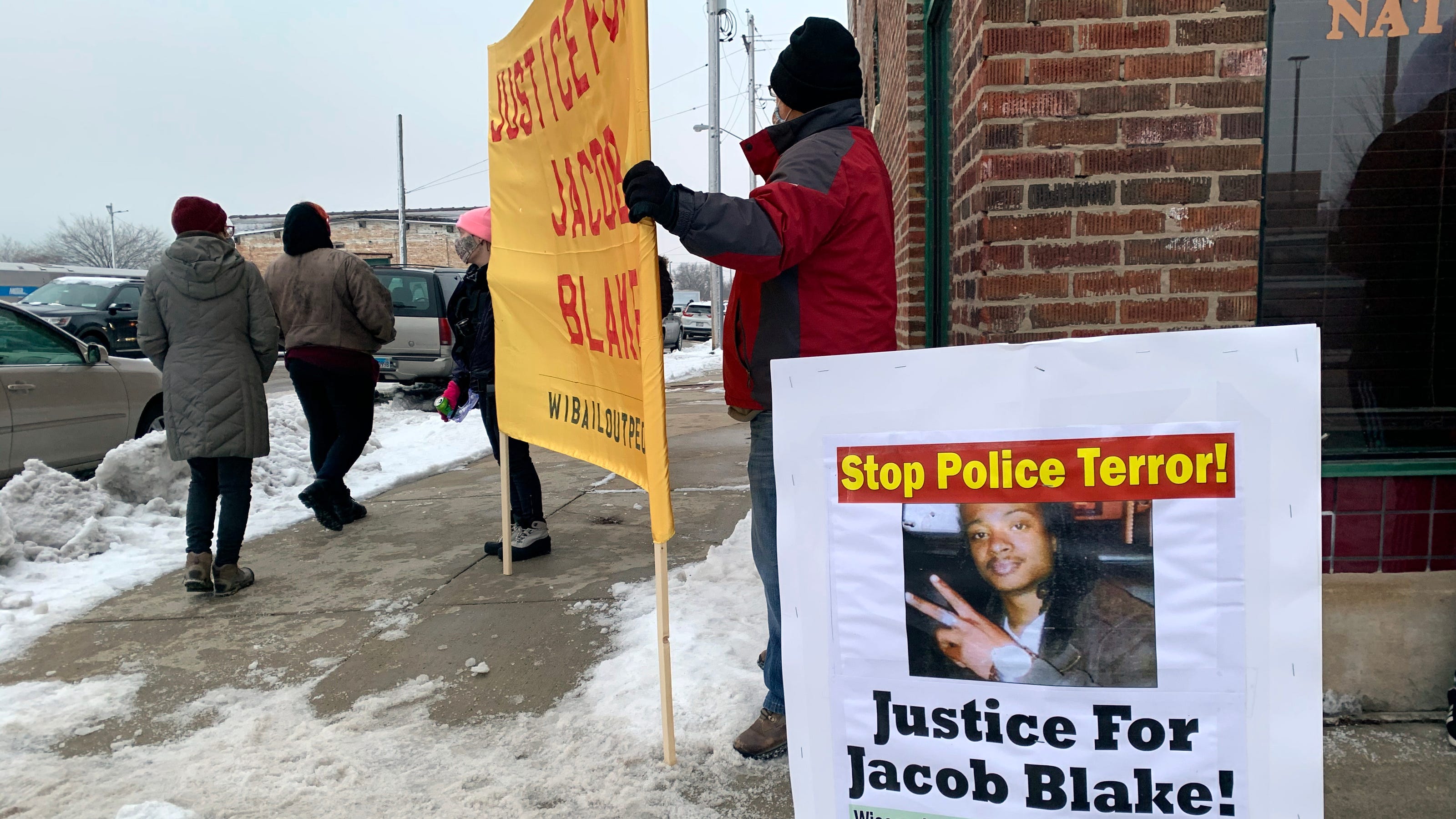 Jacob Blake decision: Kenosha enacts curfew, National Guard called in