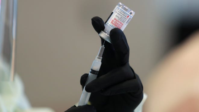 Riverside County issues COVID-19 vaccine amid confusion, long waits Riverside County issues COVID-19 vaccine amid confusion, long waits