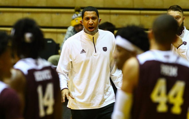 Missouri State coach Dana Ford communicates to his players on Saturday at the Athletics-Recreation Center in Valparaiso.