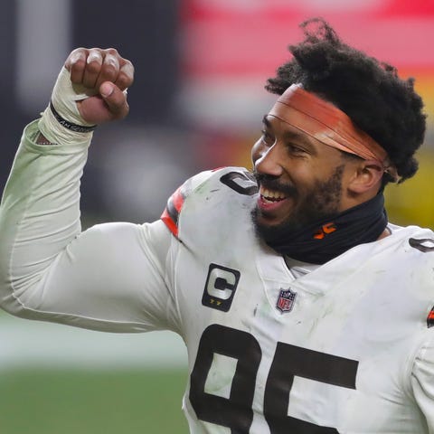 Cleveland Browns defensive end Myles Garrett (95) 