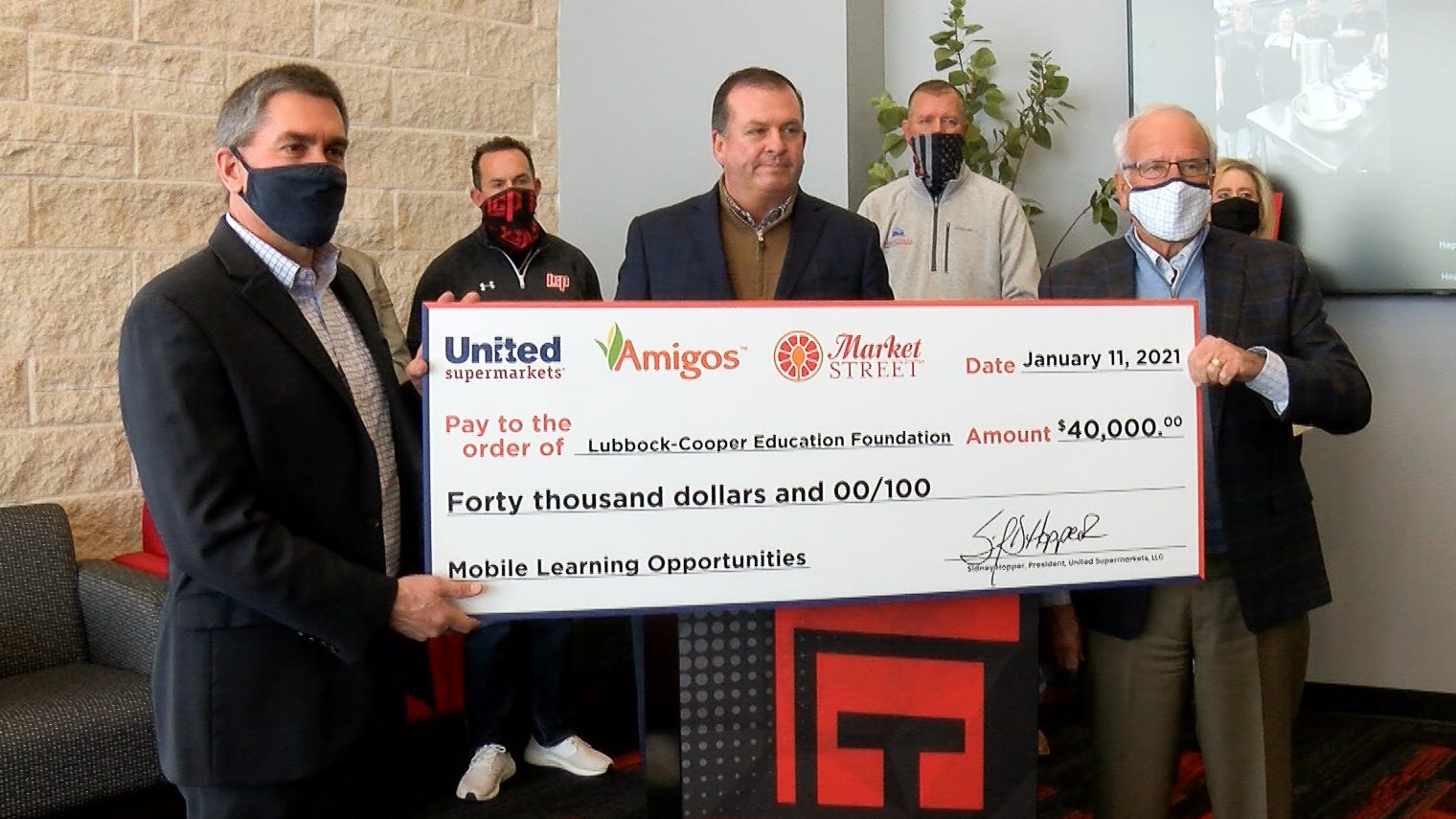 United Supermarkets donation boosts Lubbock-Cooper's mobile learning efforts