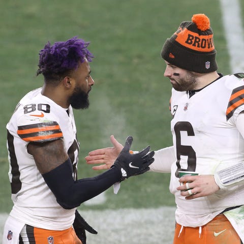 Browns WR Jarvis Landry celebrates with QB Baker M