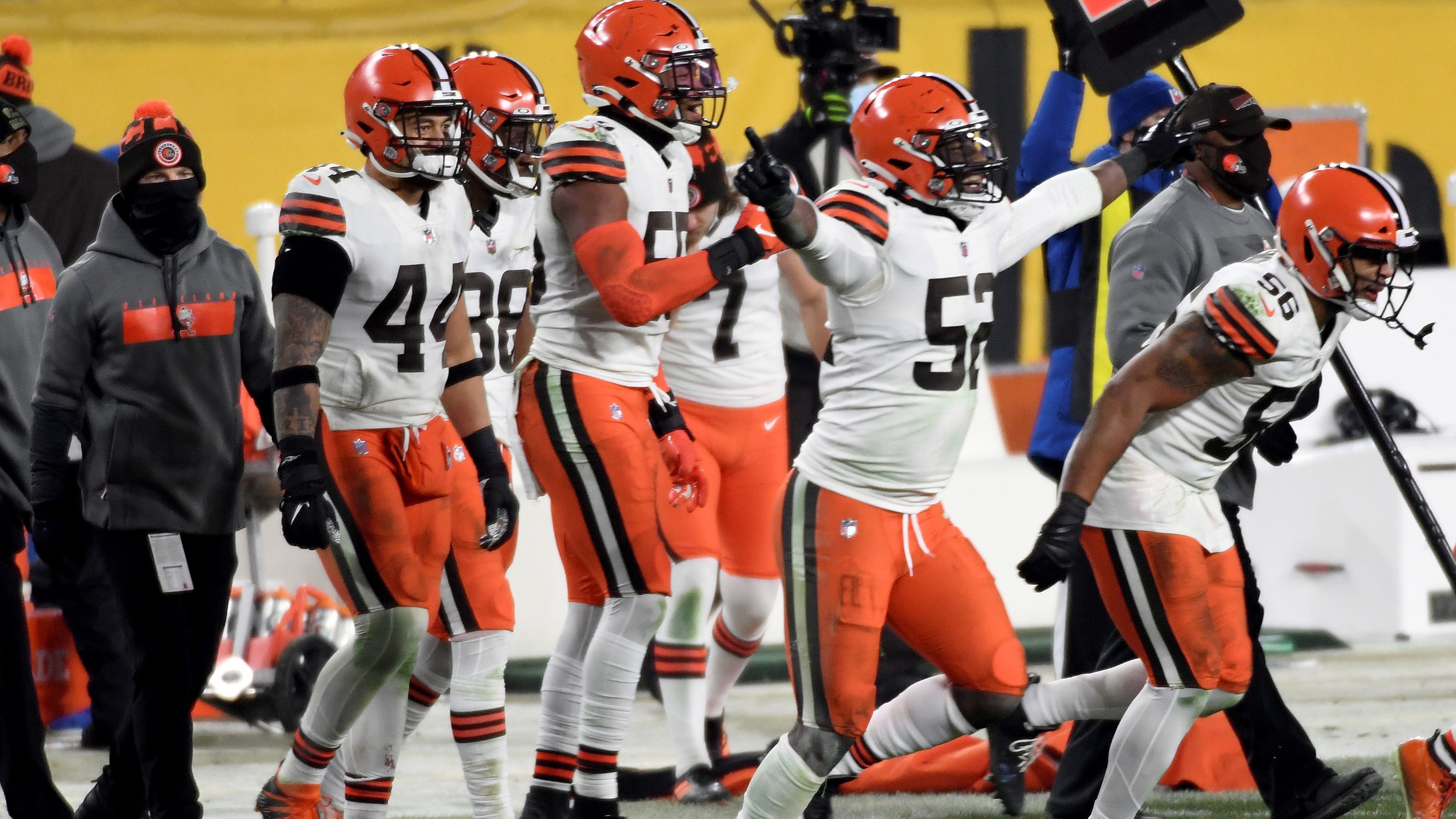 Browns show resiliency in NFL playoff win over Steelers