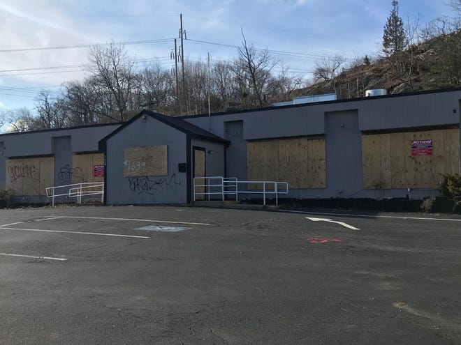 A subdivision that includes an Italian steakhouse is proposed at 1639 Broadway.