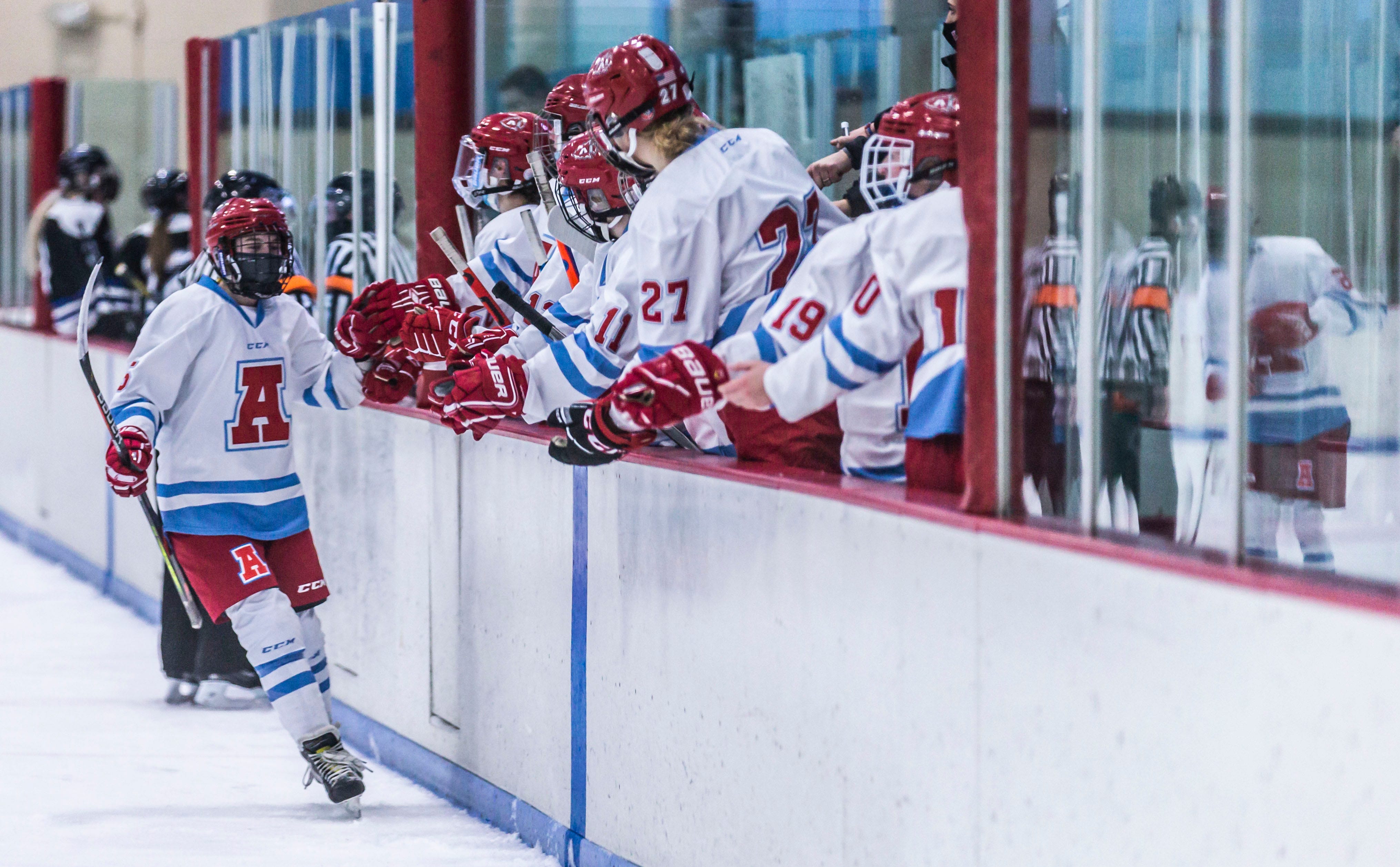 Wisconsin OK'd high school hockey despite COVID risk concerns
