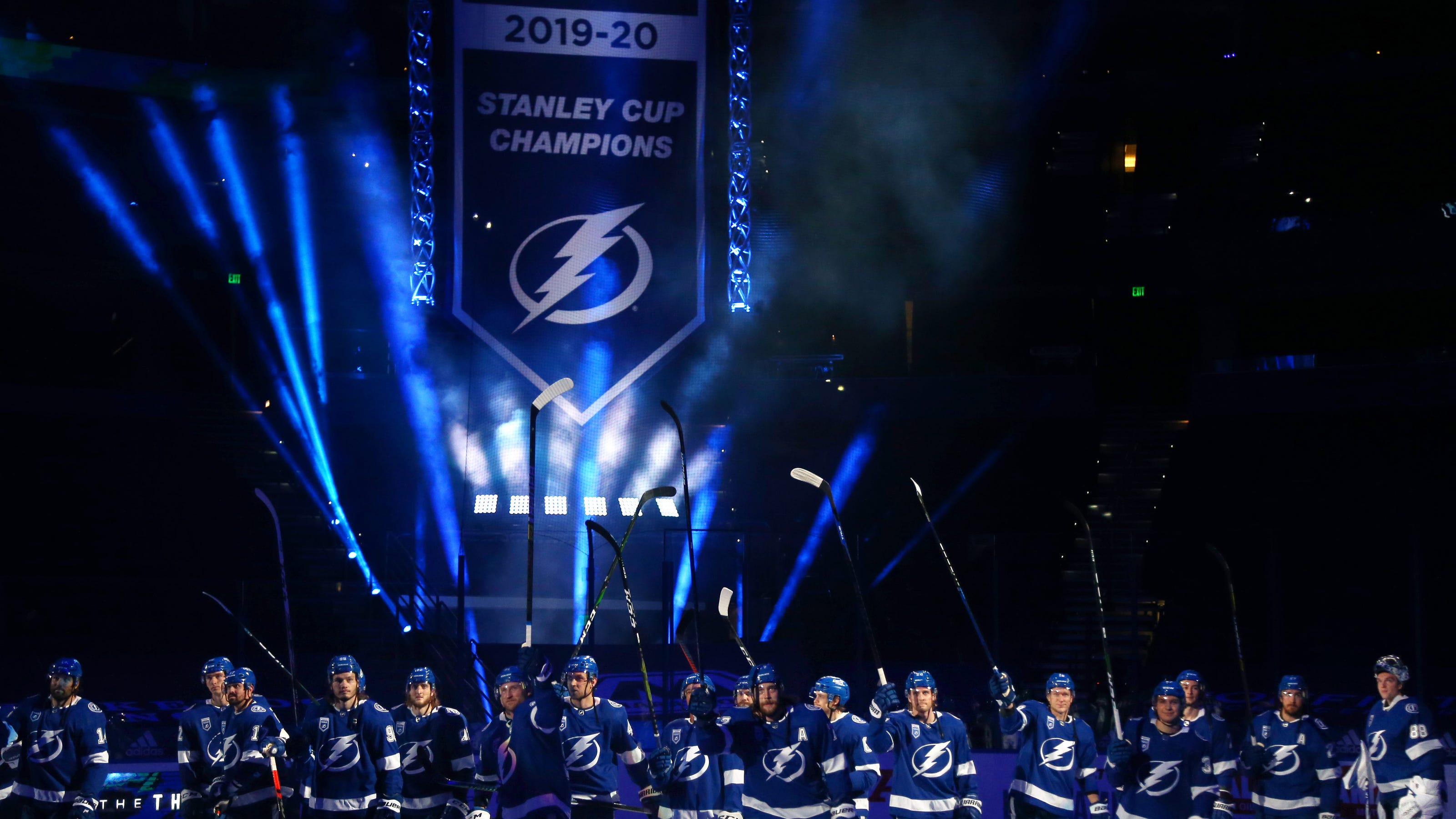 Lightning Won T Raise Stanley Cup Banner Until Fans Are There Lightning Won T Raise Stanley Cup Banner Until Fans Are There