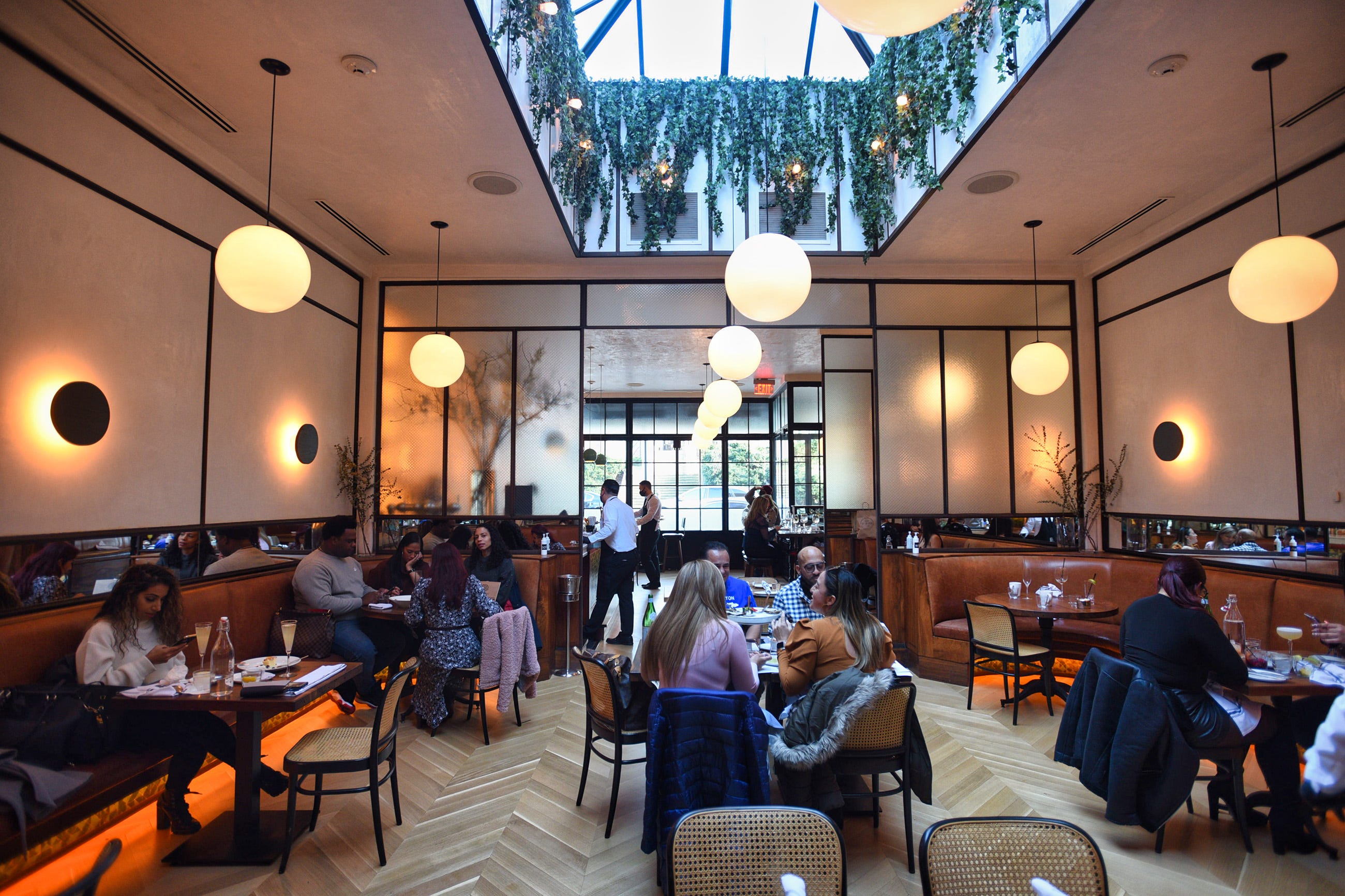 Murphy relaxes NJ COVID indoor gathering limits, lifts restaurant curfew