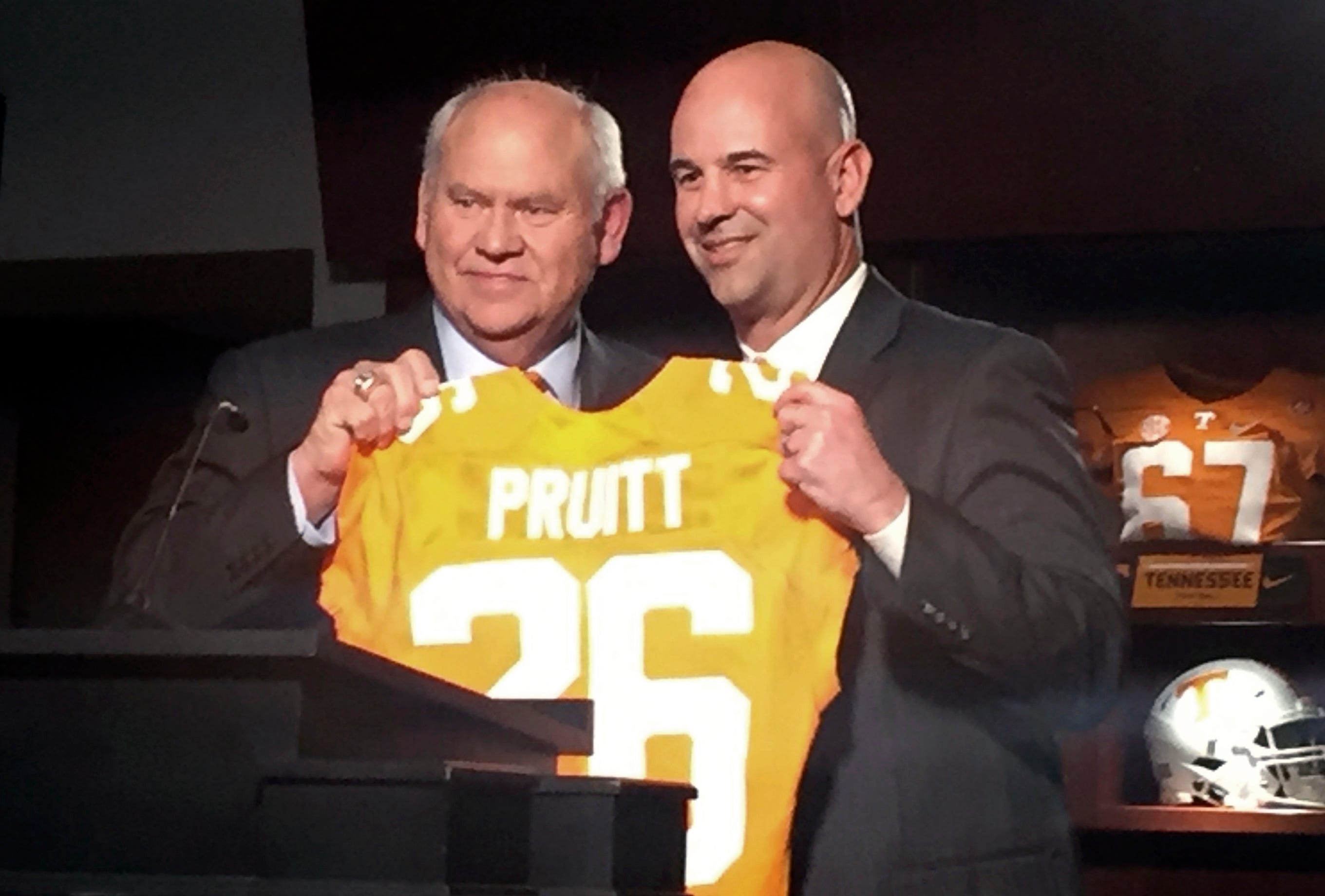 What's behind the standoff between Tennessee and former coach Jeremy Pruitt
