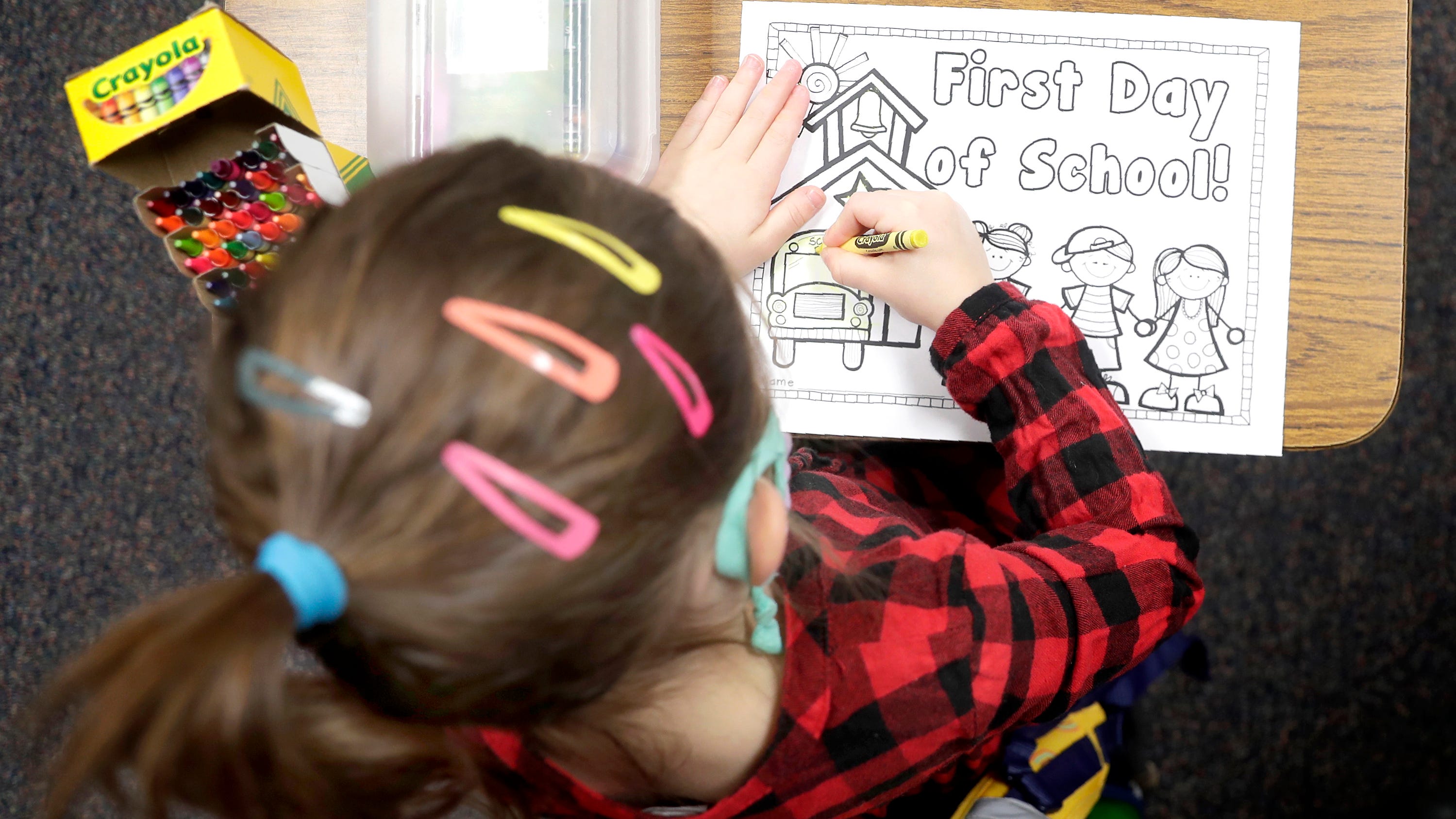 Appleton Area School District students return to in-person class Appleton Area School District students return to in-person class