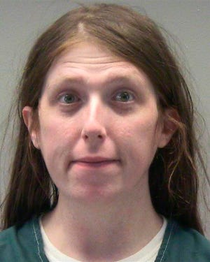 Jessica Watkins op een gevangenisfoto.  Watkins staat terecht voor een van de belangrijkste aanklachten in verband met de oproer van 6 januari.