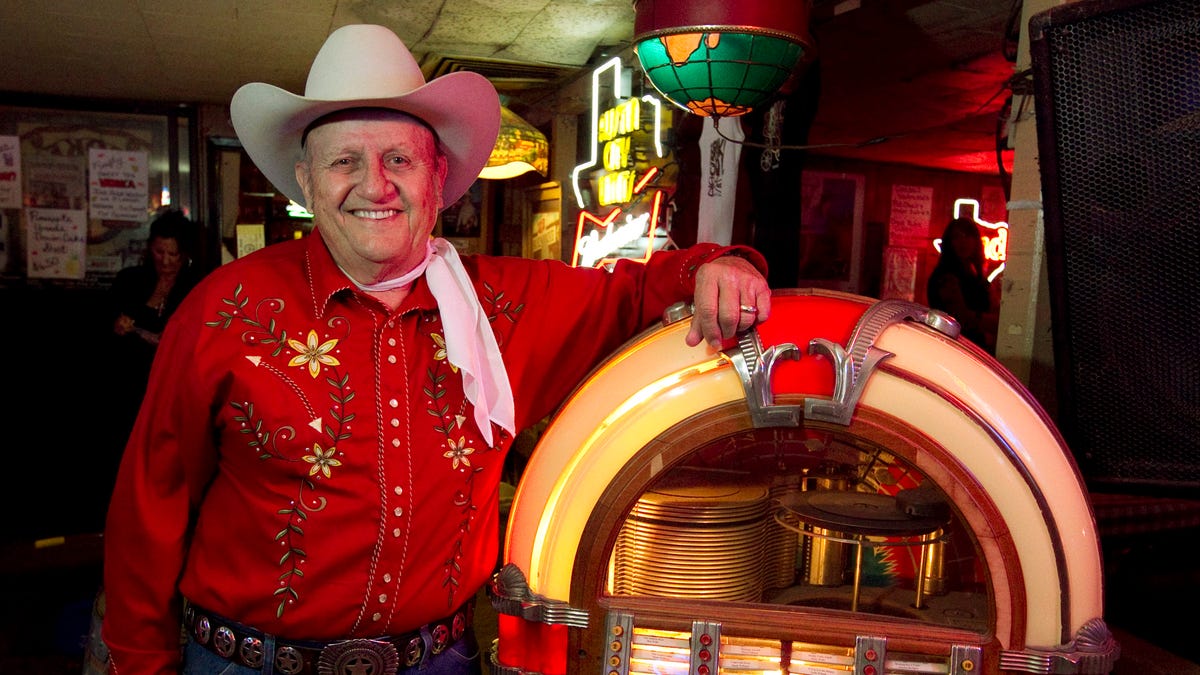 James White, owner of Austin’s Broken Spoke dance hall, dies at 81